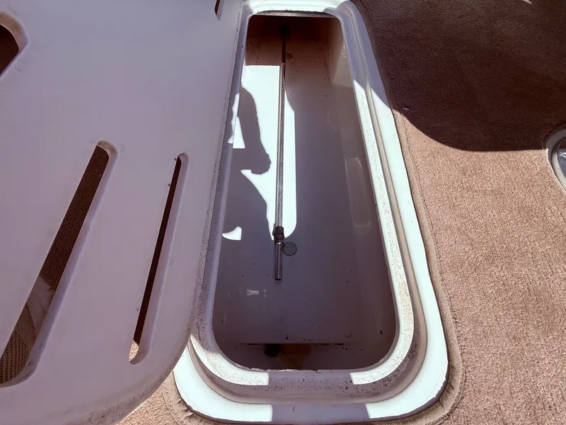 Slide: The Image of Sea Ray 230 Bow Rider 1996 - 24