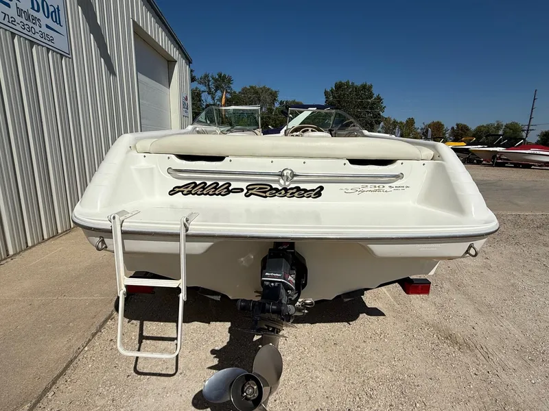 Slide: The Image of Sea Ray 230 Bow Rider 1996 - 4