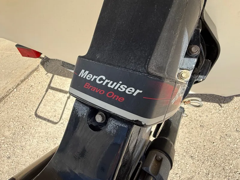 Slide: The Image of Sea Ray 230 Bow Rider 1996 - 6