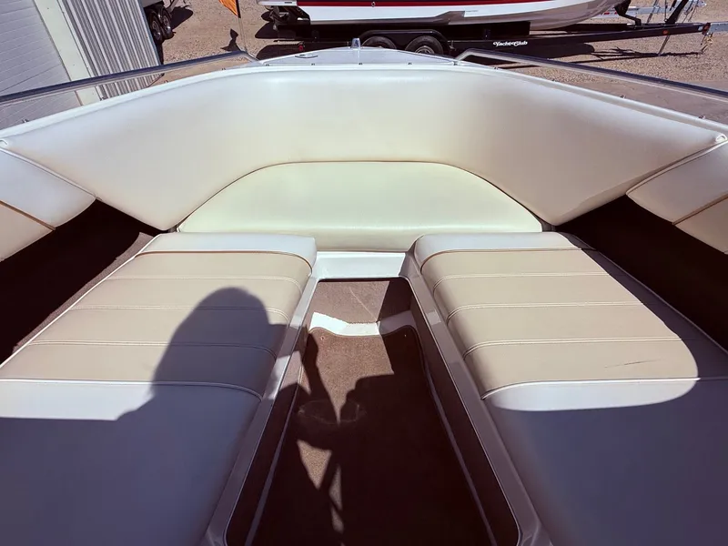 Slide: The Image of Sea Ray 230 Bow Rider 1996 - 8