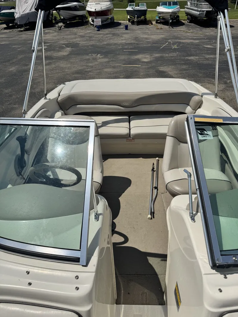 Slide: The Image of Sea Ray 182 SRX Bow Rider 2003 - 13