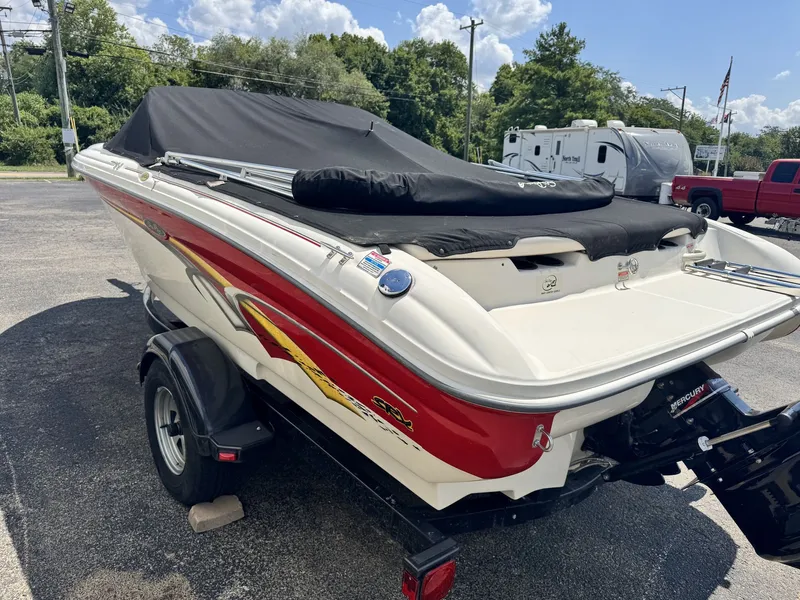 Slide: The Image of Sea Ray 182 SRX Bow Rider 2003 - 4