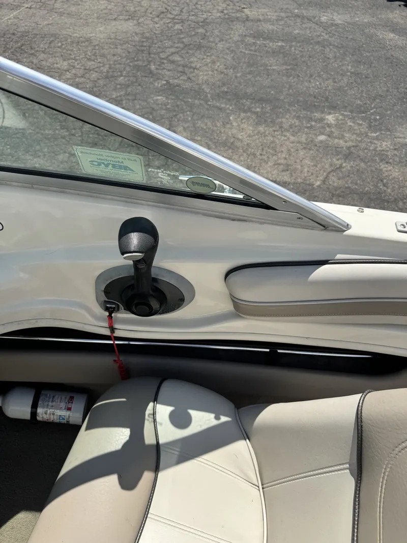 Slide: The Image of Sea Ray 182 SRX Bow Rider 2003 - 8