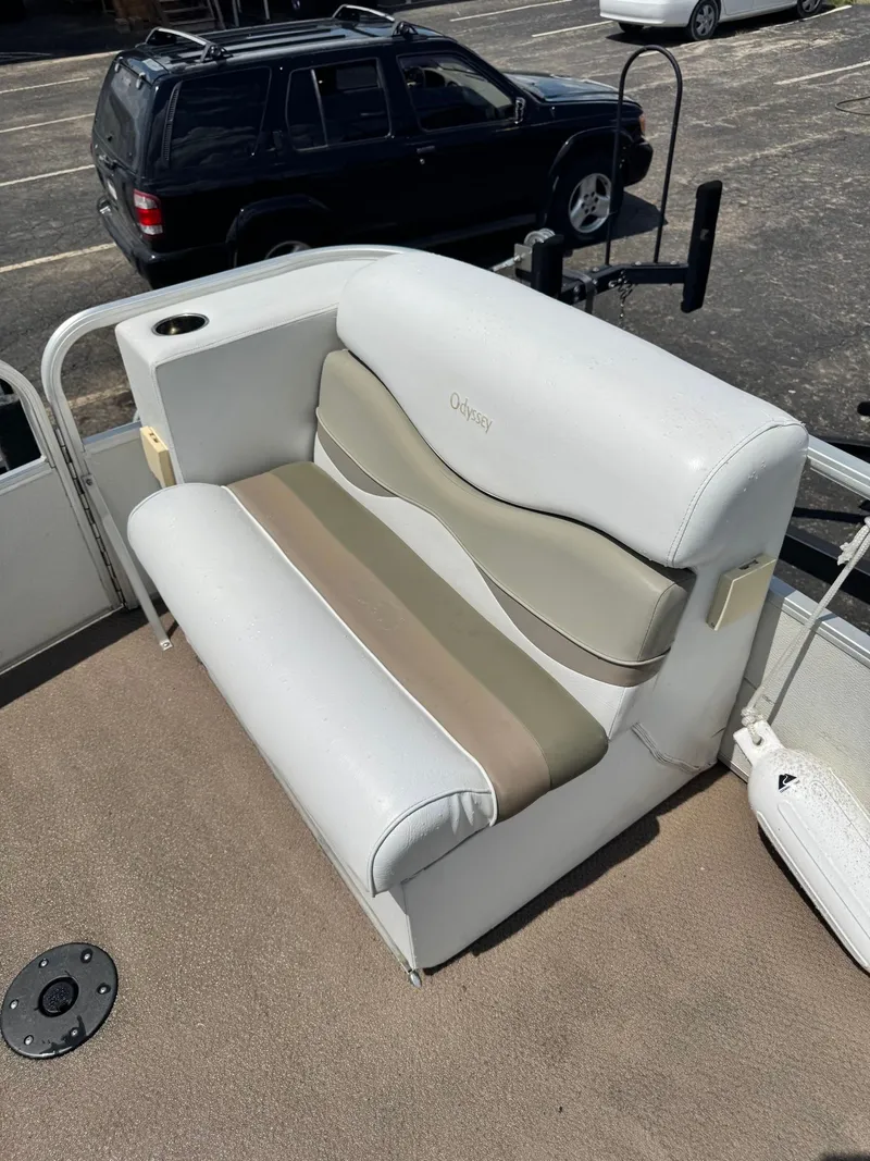 Slide: The Image of Odyssey 2102 L 2000 - 4