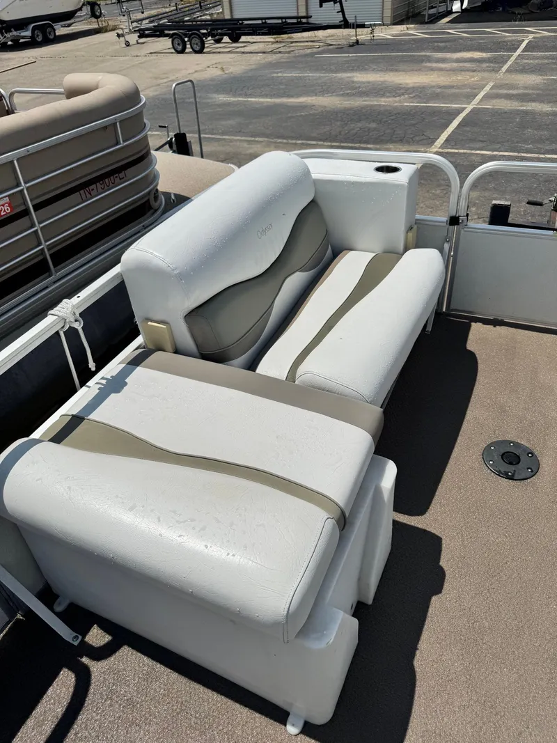 Slide: The Image of Odyssey 2102 L 2000 - 5