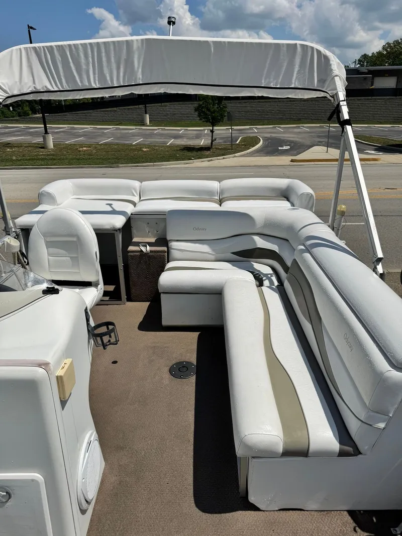 Slide: The Image of Odyssey 2102 L 2000 - 6