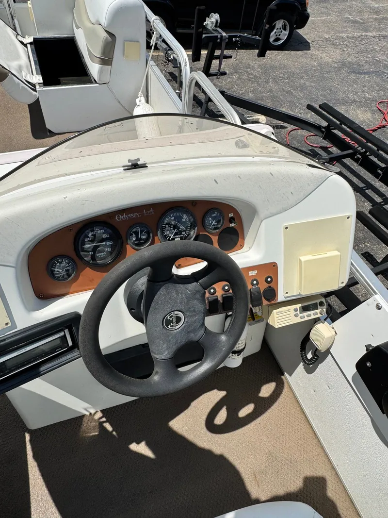 Slide: The Image of Odyssey 2102 L 2000 - 9