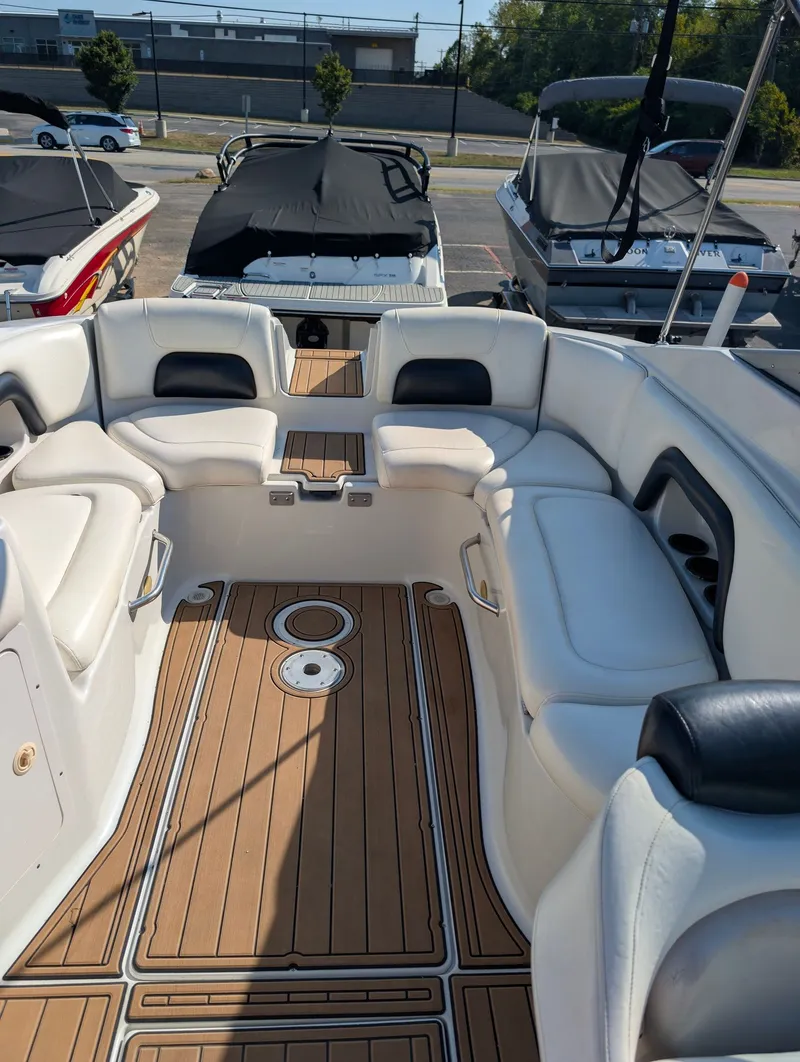 Slide: The Image of Crownline Boats 270 2004 - 13