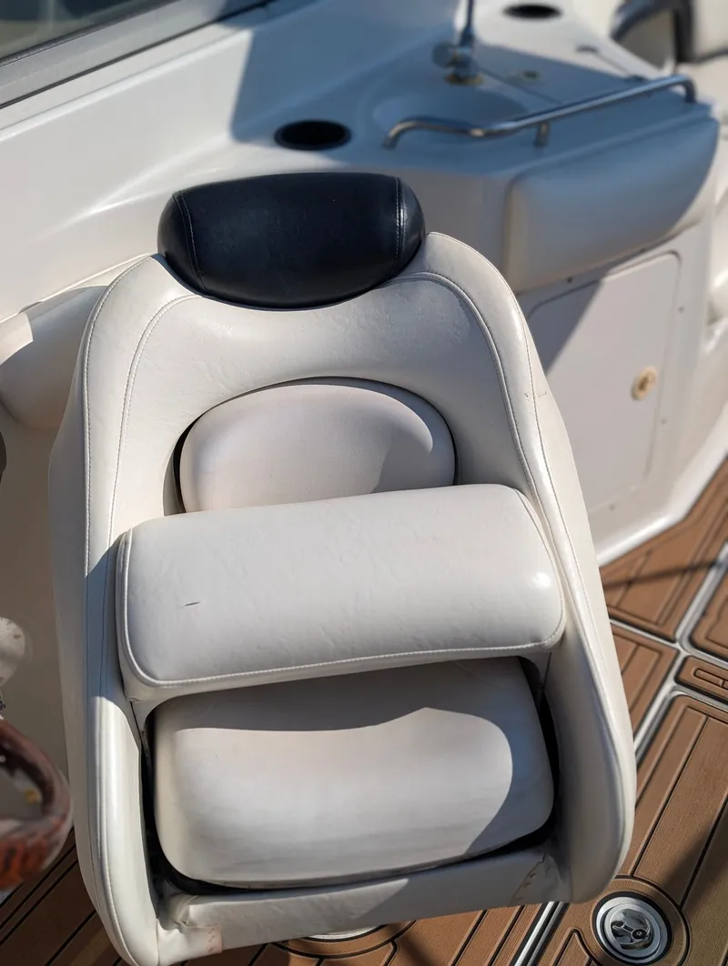 Slide: The Image of Crownline Boats 270 2004 - 16