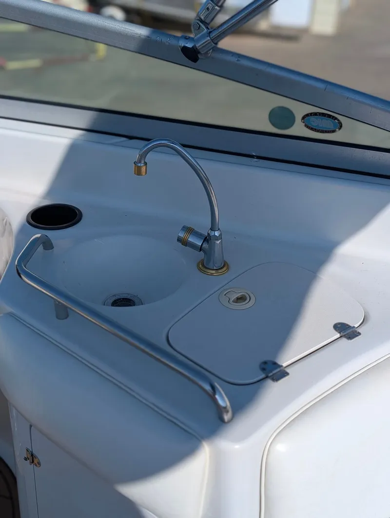 Slide: The Image of Crownline Boats 270 2004 - 17