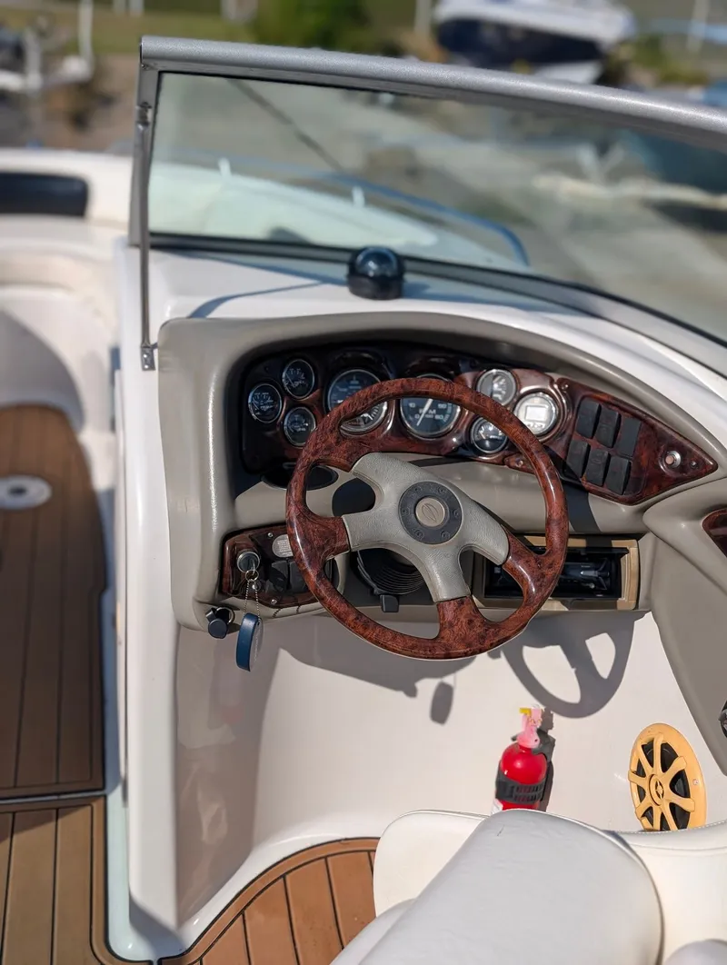 Slide: The Image of Crownline Boats 270 2004 - 18