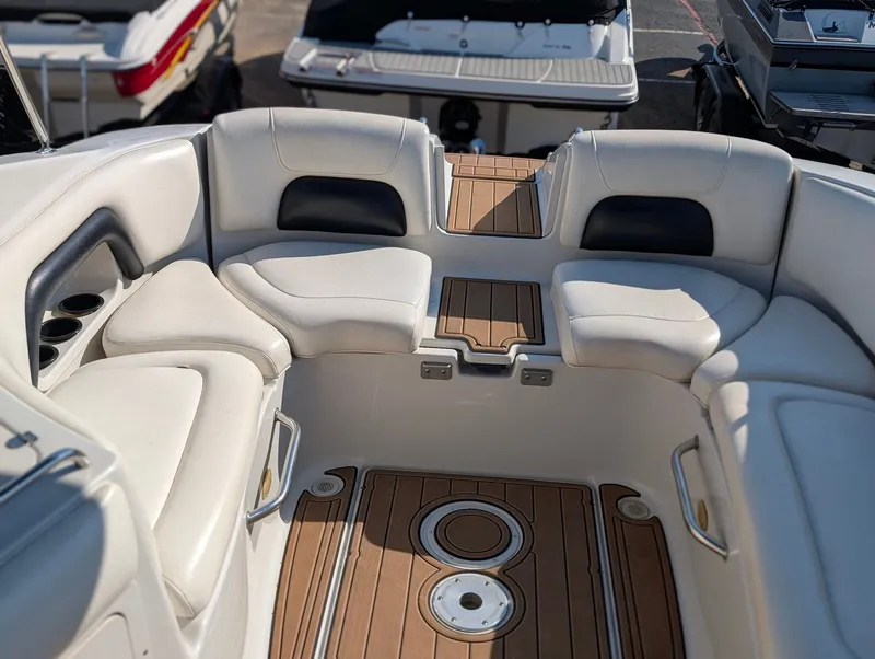 Slide: The Image of Crownline Boats 270 2004 - 19