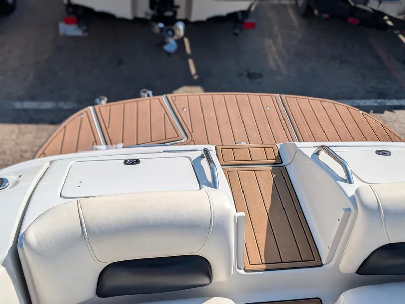 Slide: The Image of Crownline Boats 270 2004 - 20