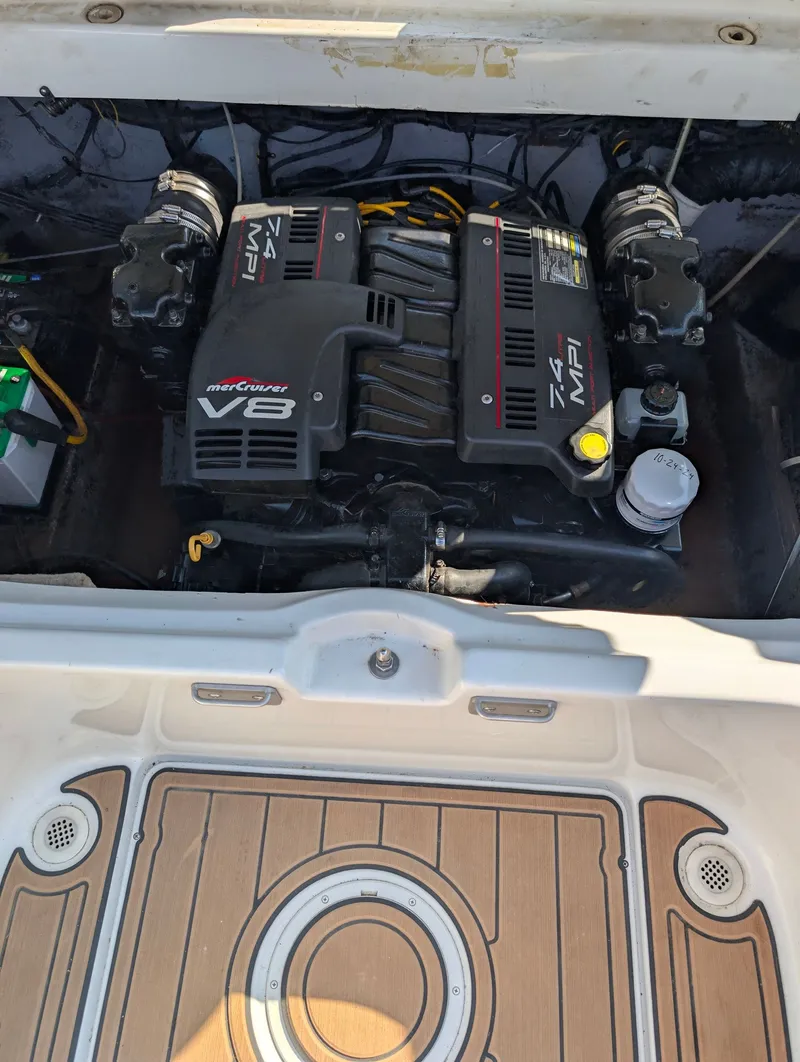 Slide: The Image of Crownline Boats 270 2004 - 6