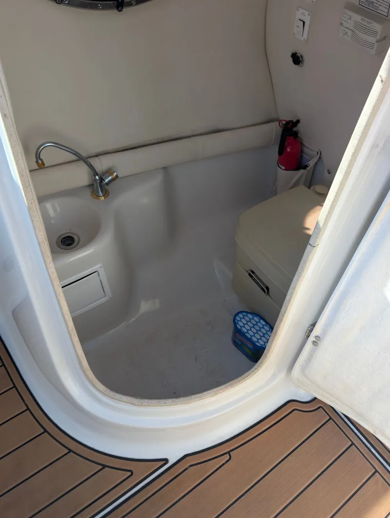 Slide: The Image of Crownline Boats 270 2004 - 7