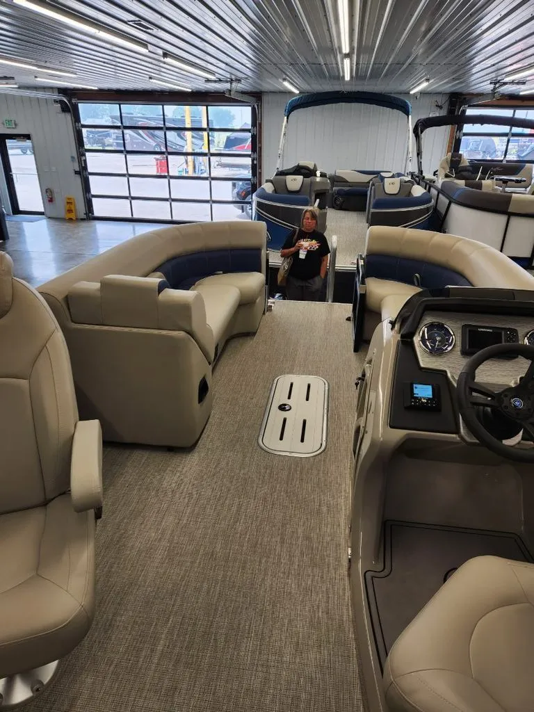 Slide: The Image of Premier Sunsation 2023 - 5