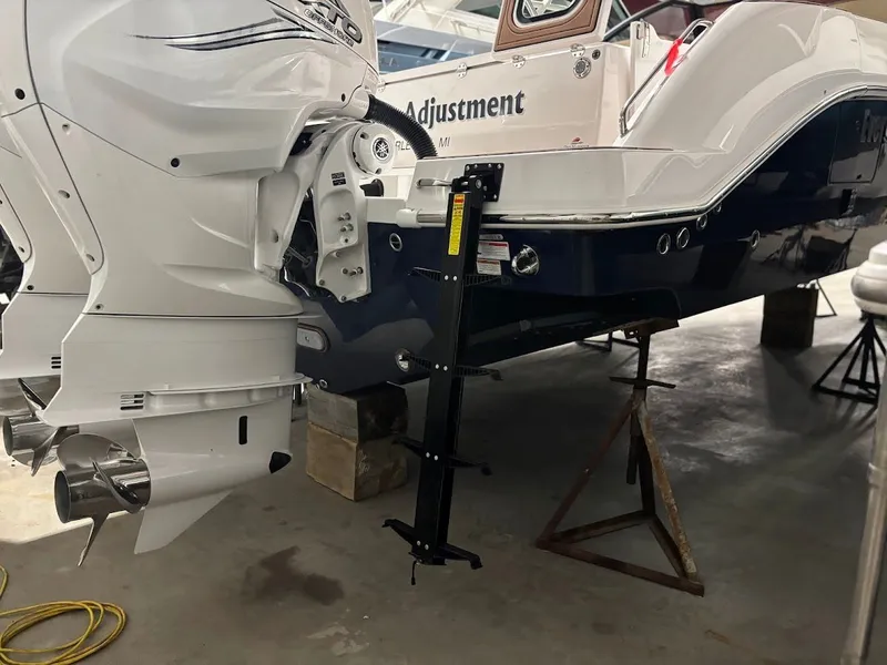 Slide: The Image of 2020 Everglades 340 Dual Console 10 - 10