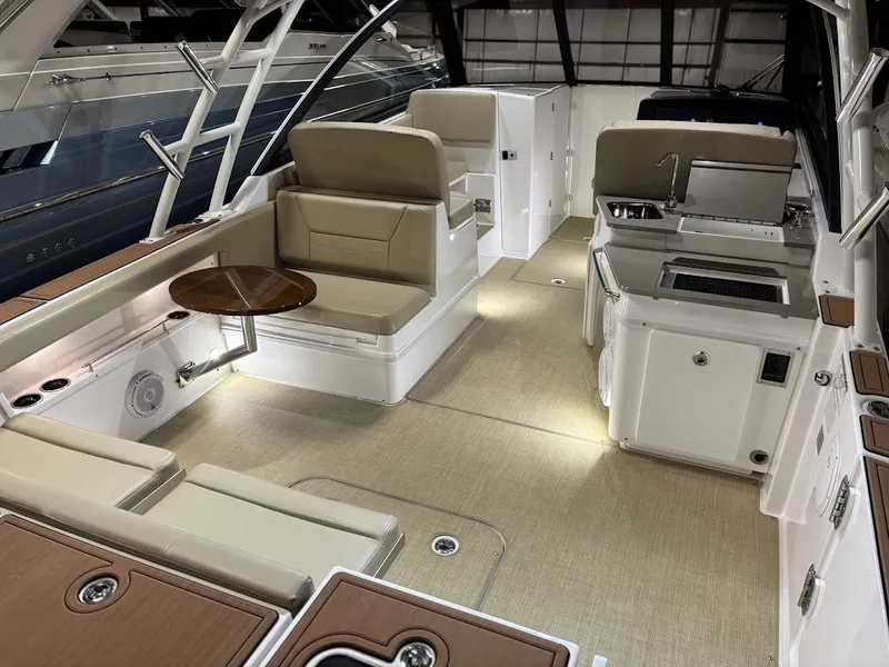 Slide: The Image of 2020 Everglades 340 Dual Console 16 - 16