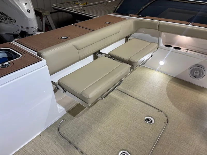 Slide: The Image of 2020 Everglades 340 Dual Console 17 - 17