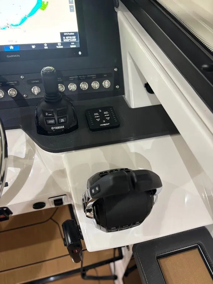 Slide: The Image of 2020 Everglades 340 Dual Console 23 - 23