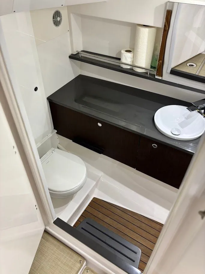 Slide: The Image of 2020 Everglades 340 Dual Console 28 - 28