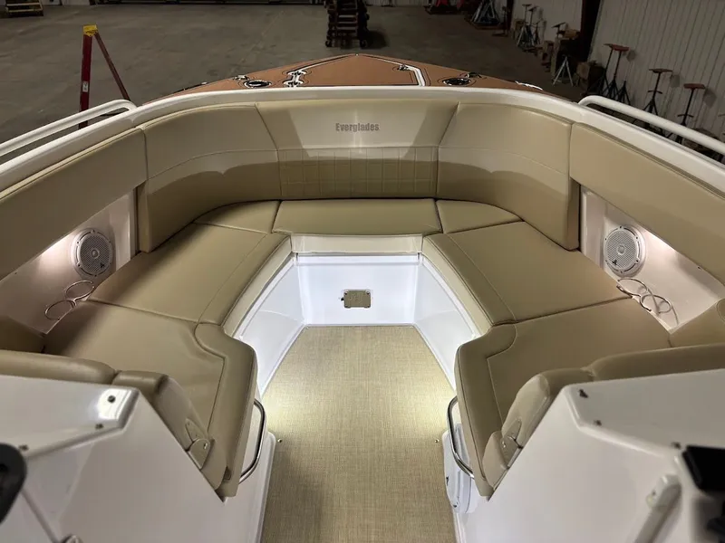 Slide: The Image of 2020 Everglades 340 Dual Console 31 - 31