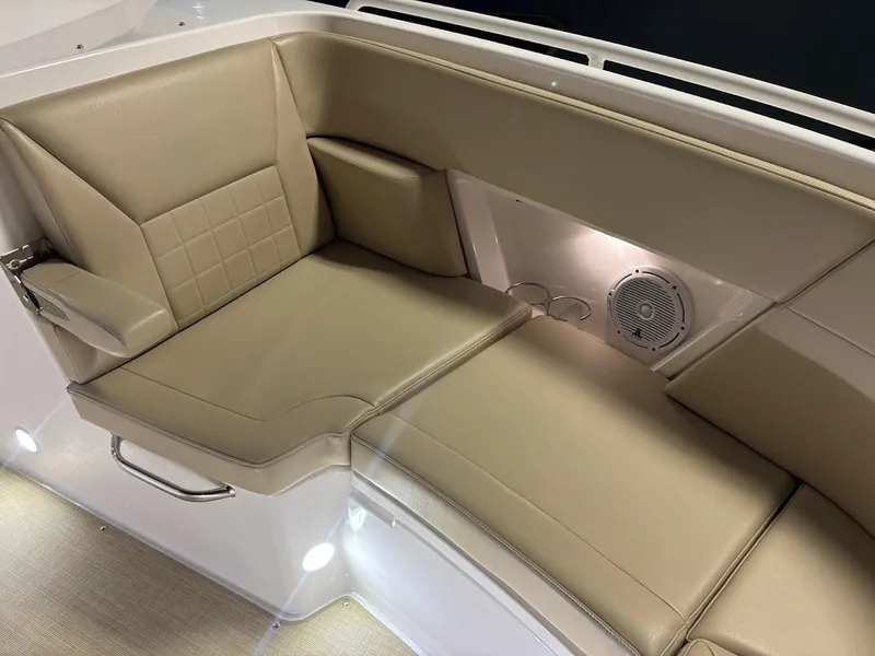 Slide: The Image of 2020 Everglades 340 Dual Console 32 - 32