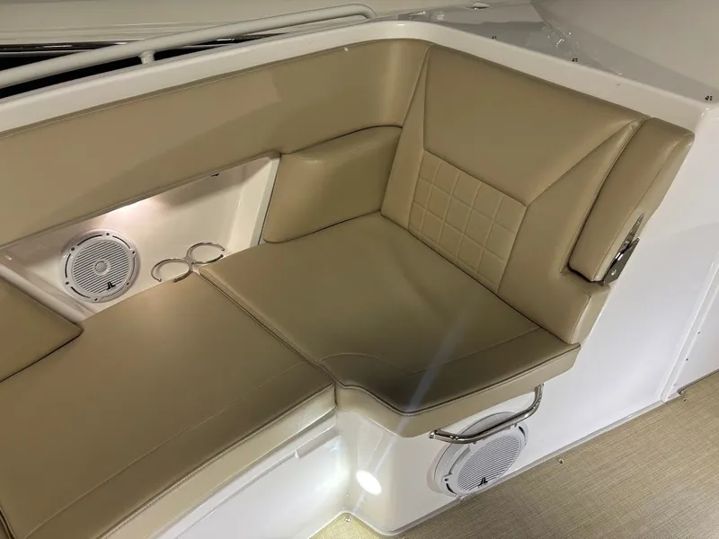 Slide: The Image of 2020 Everglades 340 Dual Console 33 - 33