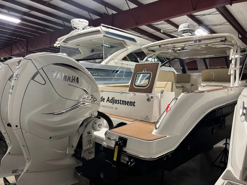 Slide: The Image of 2020 Everglades 340 Dual Console 9 - 9