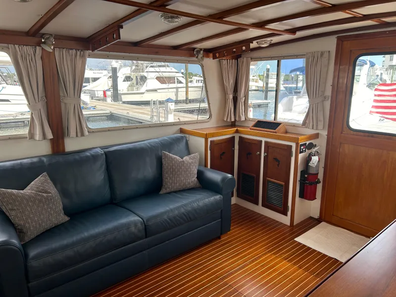 Slide: The Image of Salon starboard - 17