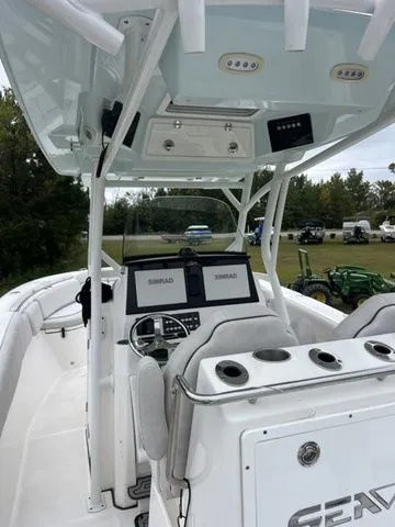 Slide: The Image of Sea Fox 288 Commander 2022 - 10