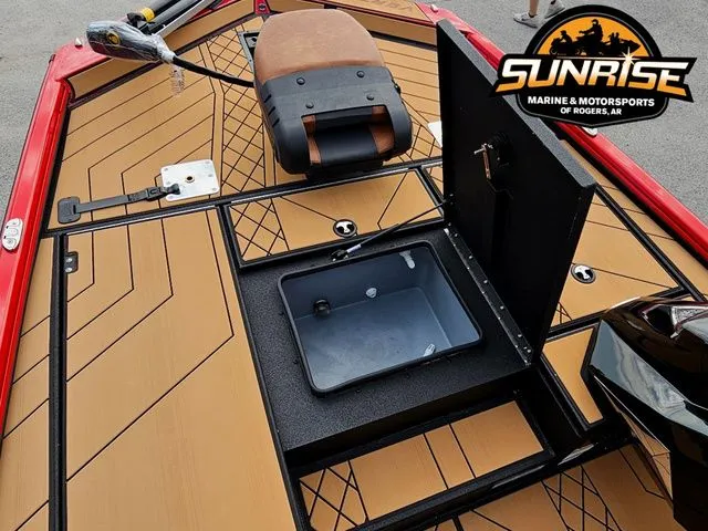 Slide: The Image of Avid 18 VERTEX BOAT 2026 - 9