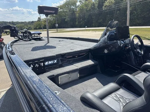 Slide: The Image of Phoenix Bass Boat 920 Elite X 2026 - 19