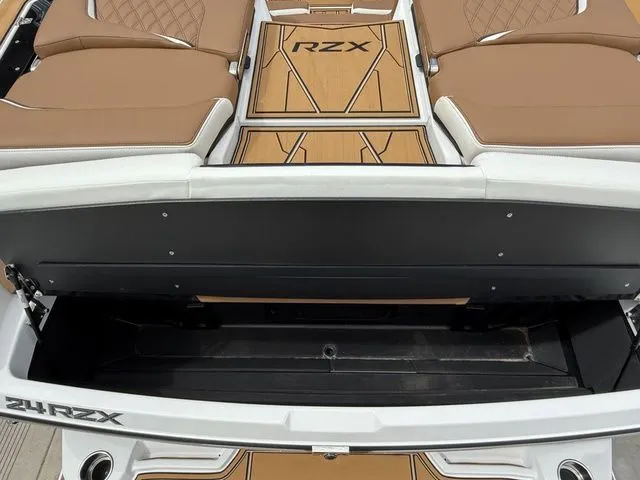 Slide: The Image of Tigé 24RZX 2026 - 17