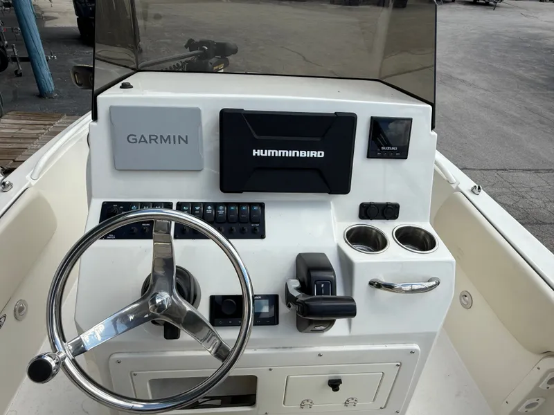 Slide: The Image of Stingray 173 CC 2022 - 12