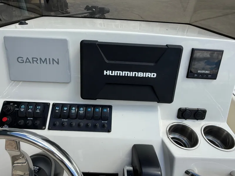 Slide: The Image of Stingray 173 CC 2022 - 13