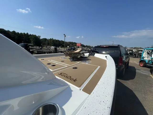 Slide: The Image of Xpress H17C Crappie 2025 - 14