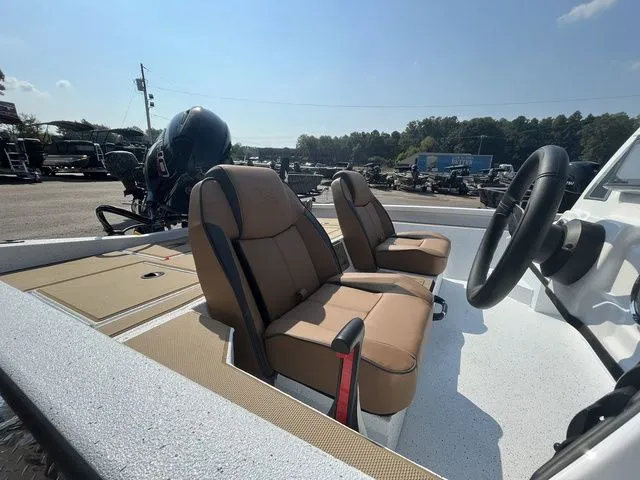 Slide: The Image of Xpress H17C Crappie 2025 - 15