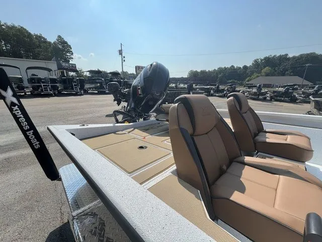 Slide: The Image of Xpress H17C Crappie 2025 - 16