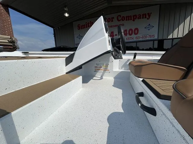 Slide: The Image of Xpress H17C Crappie 2025 - 7