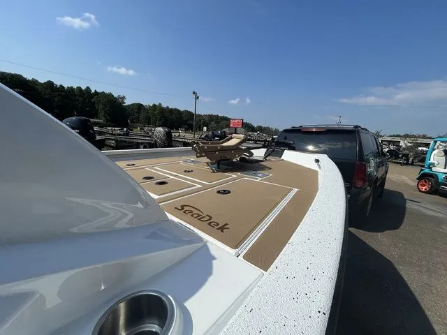 Slide: The Image of Xpress H17C Crappie 2026 - 13