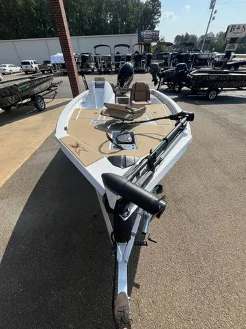 Slide: The Image of Xpress H17C Crappie 2026 - 18