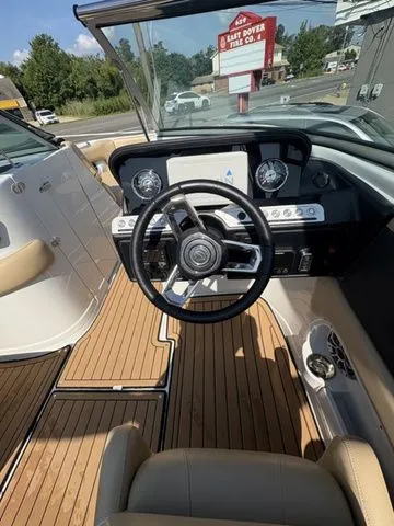 Slide: The Image of Crownline Boats Eclipse E235 XS 2022 - 5