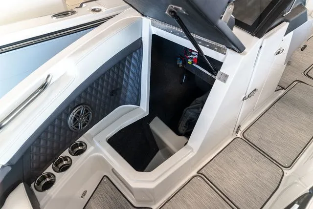 Slide: The Image of Cobalt R6 2026 - 30