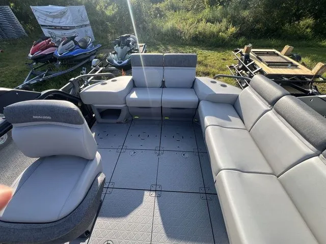 Slide: The Image of Sea-Doo Switch Sport 21 2023 - 10