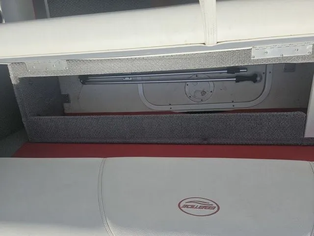 Slide: The Image of Ebbtide 202 SE 2011 - 9