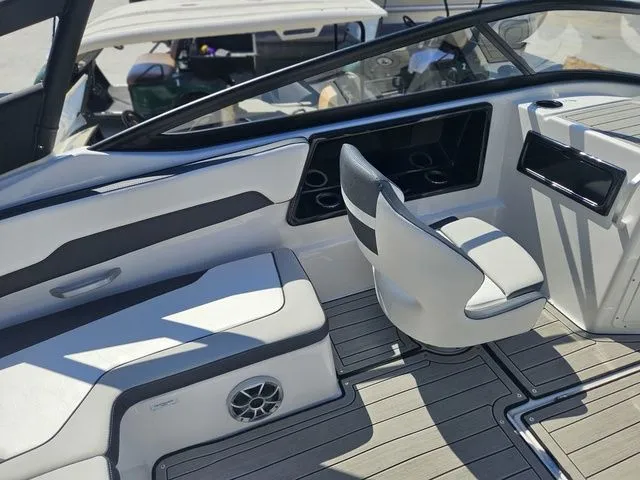 Slide: The Image of Yamaha 195S 2022 - 16