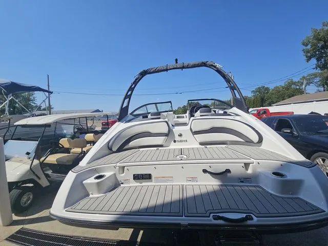 Slide: The Image of Yamaha 195S 2022 - 19