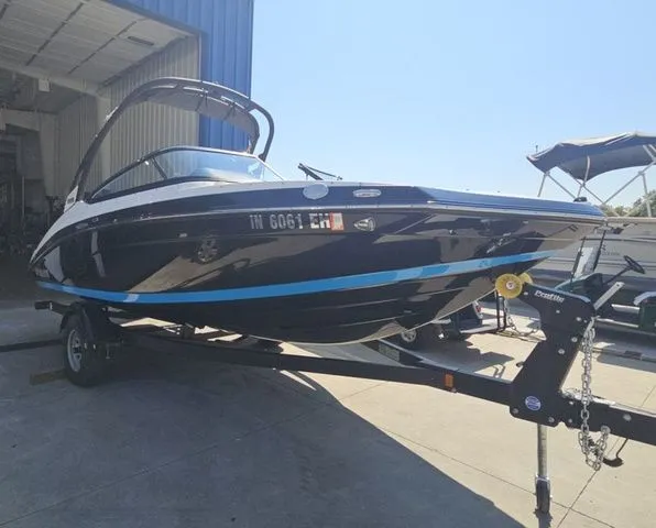 Slide: The Image of Yamaha 195S 2022 - 2