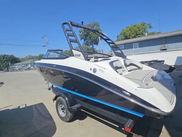 Slide: The Image of Yamaha 195S 2022 - 20